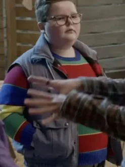 Jake Connelly Stranger Things S05 Grey Vest