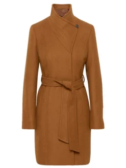 Off Campus S01 Brown Hannah Wells Coat