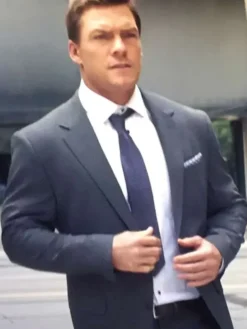 Alan Ritchson Tv series Reacher S01 Suit