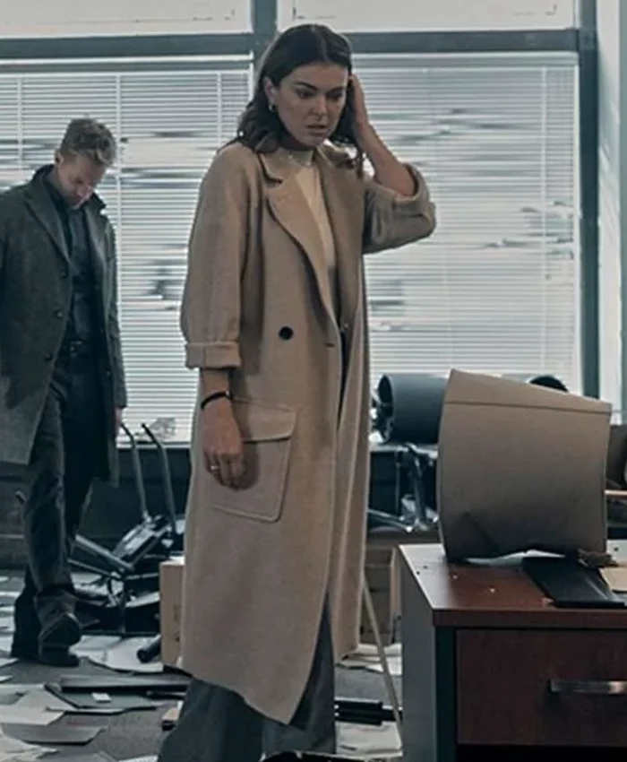 Karla Dixon Reacher S02 Trench Coat
