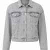 Reacher 2022 Willa Fitzgerald cotton jacket with a classic button-front design and comfortable fit
