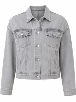 Reacher 2022 Willa Fitzgerald cotton jacket with a classic button-front design and comfortable fit