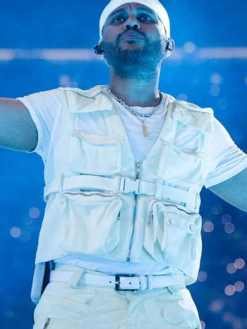 After-Hours-Til-Dawn-Tour-The-Weeknd-White-Vest