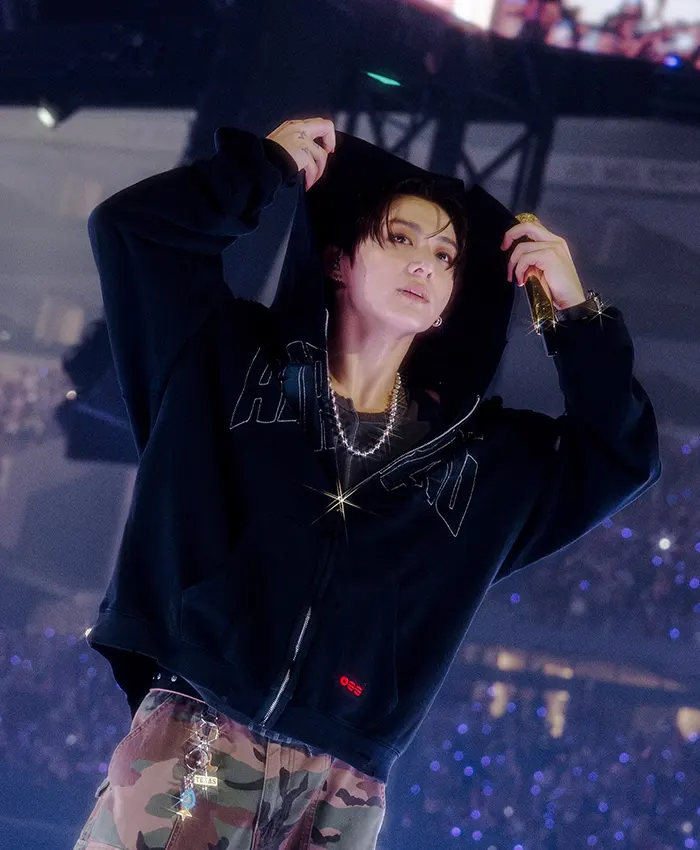 Close-up of BTS ARIRANG World Tour Arlington Jungkook Zip-Up Black Fleece Hoodie