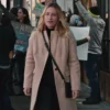 Piper Perabo Yellowstone Summer Higgins S04 Beige Wool Trench Coat front view