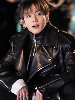 2026-The-Comeback-Live-Arirang-Jeon-Jungkook-Oversized-Black-Leather-Biker-Jacket-Closeup