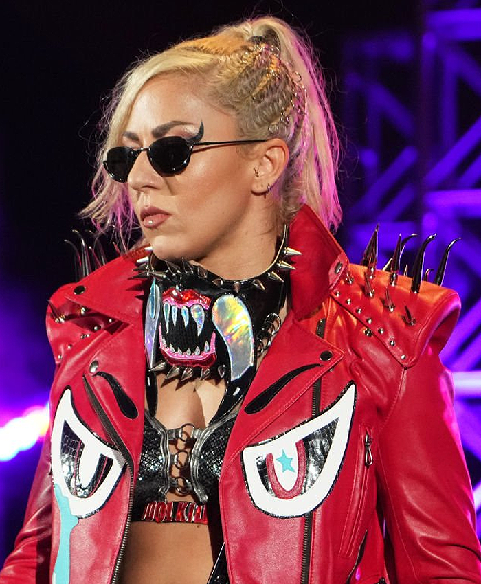 2026-Womens-Pro-Wrestling-Stardom-Thekla-Kaischauri-Red-Leather-Eyes-Jacket-with-Shoulder-Spikes-Closeup