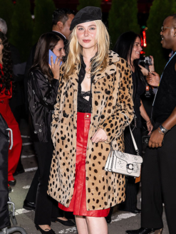 Fashion-Show-Elle-Fanning-Leopard-Coat
