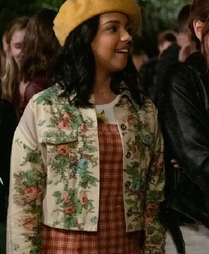 Close-up of Movie The Sleepover Cree Cicchino Top Flower Printed Cotton Jacket