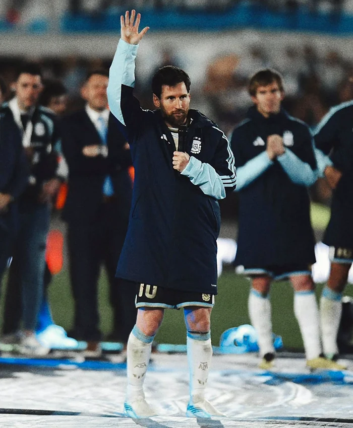 Team-Argentina-2026-The-Last-Game-Tiro-Stadium-Lionel-Messi-Navy-Blue-Hooded-Jacket-Front
